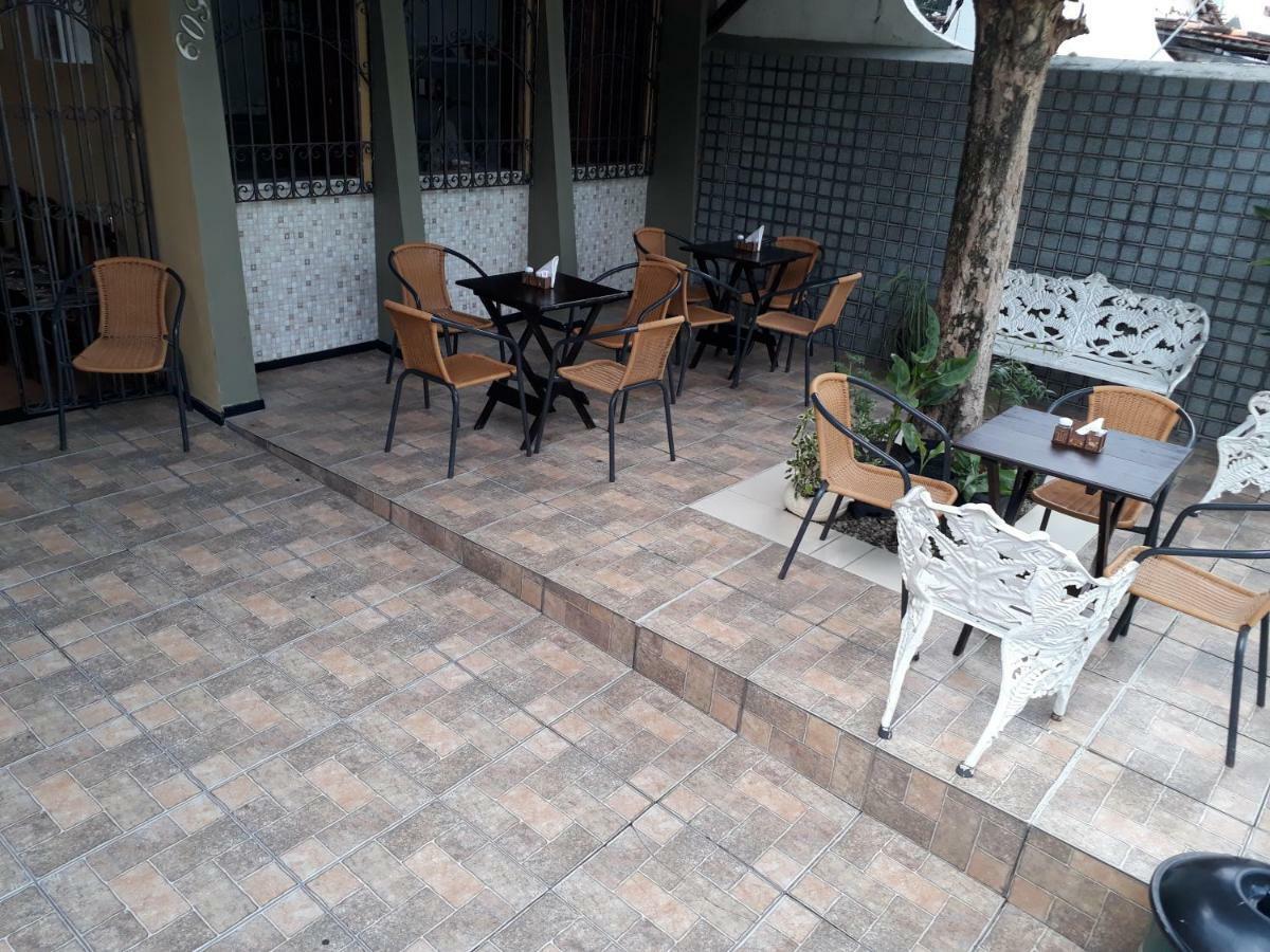 Albergue Candeeiro E Cafe